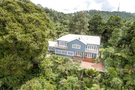 Photo of property in 467 Scenic Drive, Waiatarua, Auckland, 0612