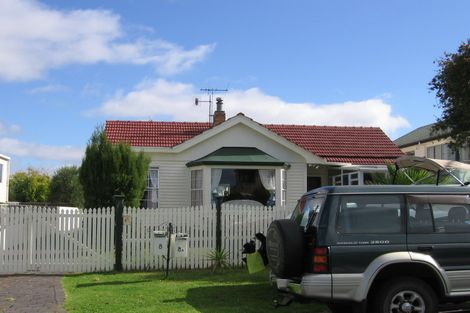 Photo of property in 8 Midway Avenue, Castor Bay, Auckland, 0620