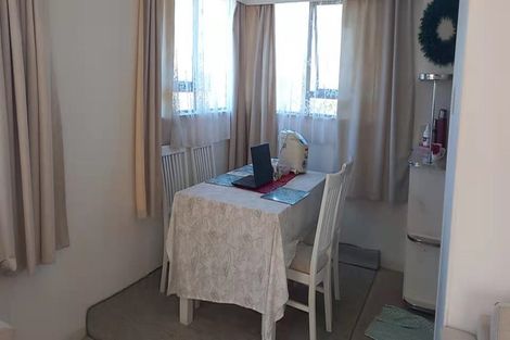 Photo of property in 10 Graham Avenue, Te Atatu Peninsula, Auckland, 0610