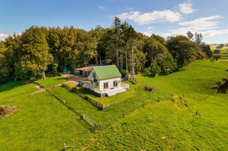 Photo of property in 277 Wortley Road, Waiongana, New Plymouth, 4373