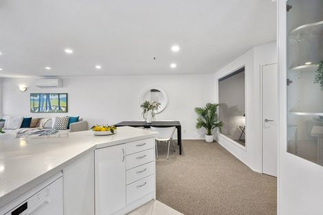Photo of property in 1c/175 Hurstmere Road, Takapuna, Auckland, 0622