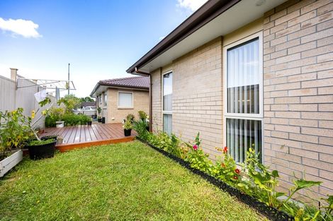 Photo of property in 37 Riverglade Parkway, Te Atatu South, Auckland, 0610