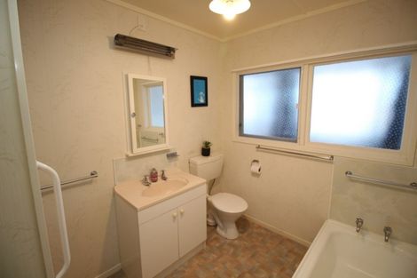 Photo of property in 12 Totara Street, Marton, 4710