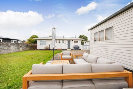 Photo of property in 17 Kaituna Street, Milson, Palmerston North, 4414