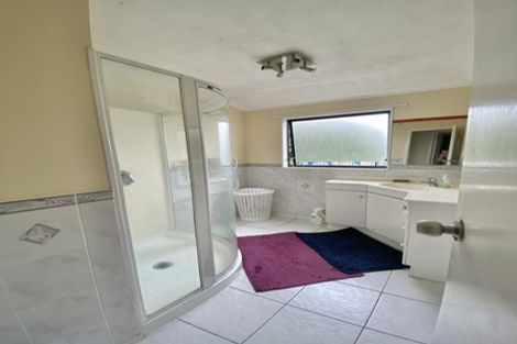 Photo of property in 102 Stapleford Crescent, Browns Bay, Auckland, 0630