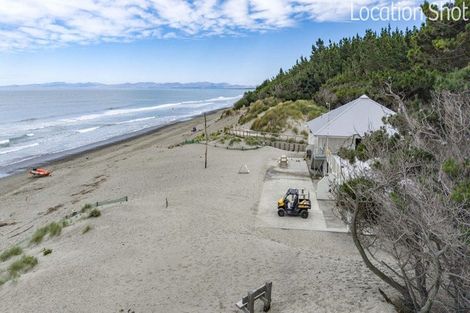 Photo of property in 4 Waikuku Beach Road, Waikuku Beach, 7473