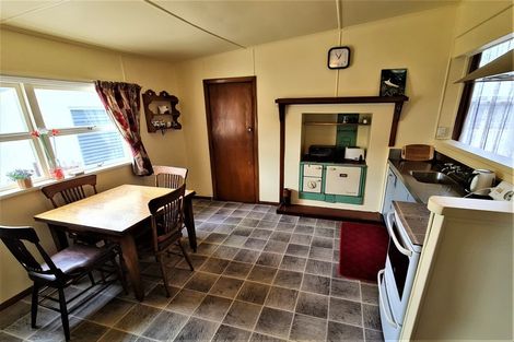 Photo of property in 41 Queen Street, Westport, 7825