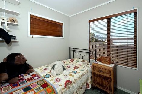 Photo of property in 19 Topliss Drive, Northcross, Auckland, 0632