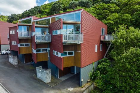 Photo of property in 17/2 Onslow Road, Khandallah, Wellington, 6035