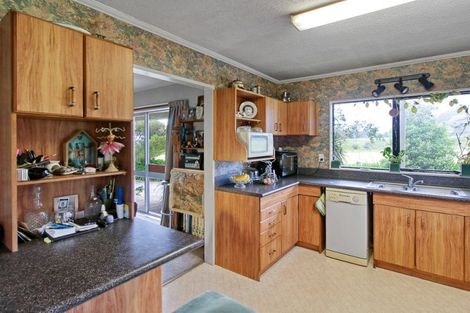 Photo of property in 631 Waitohu Valley Road, Manakau, Otaki, 5583