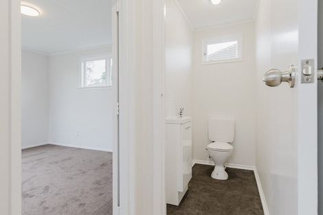 Photo of property in 60 Ellesmere Crescent, Highbury, Palmerston North, 4412