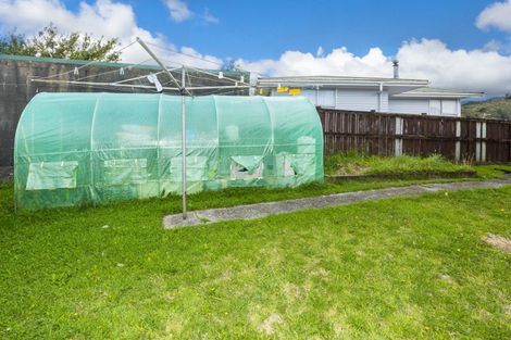 Photo of property in 23 Blueberry Grove, Timberlea, Upper Hutt, 5018