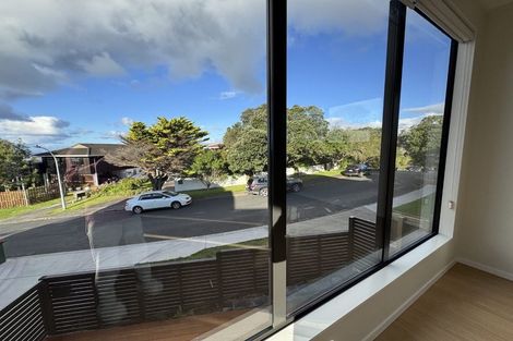 Photo of property in 1 Sandford Street, Campbells Bay, Auckland, 0630