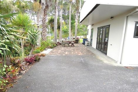 Photo of property in 2/84 Kowhai Road, Campbells Bay, Auckland, 0630