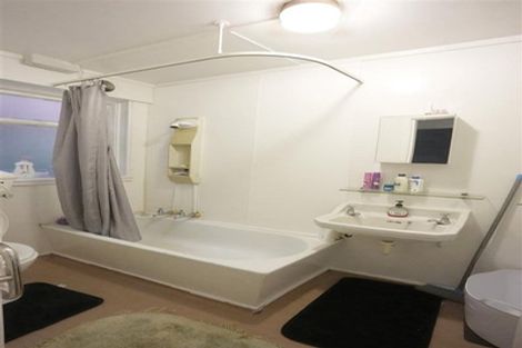 Photo of property in 9 Epsom Way, Karori, Wellington, 6012