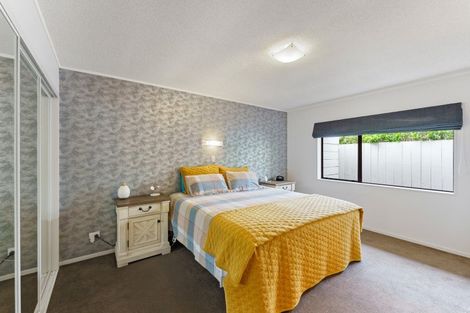 Photo of property in 5 Oakwood Grove, Paraparaumu Beach, Paraparaumu, 5032