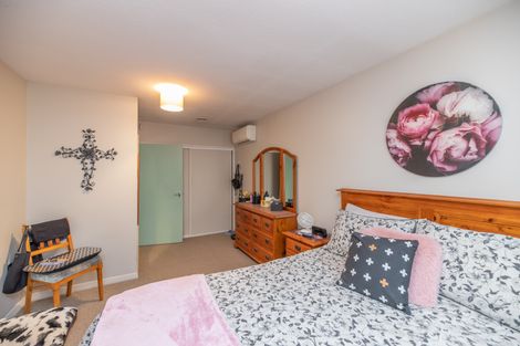 Photo of property in 10a Tracy Place, Redwood, Christchurch, 8051