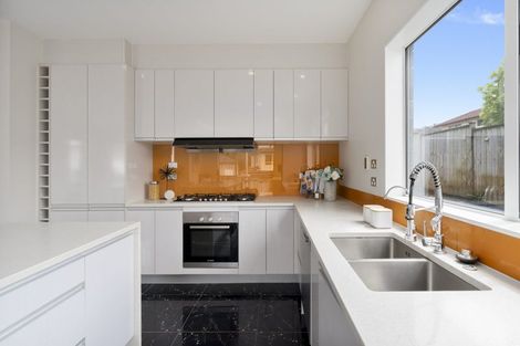 Photo of property in 79 San Valentino Drive, Henderson, Auckland, 0612