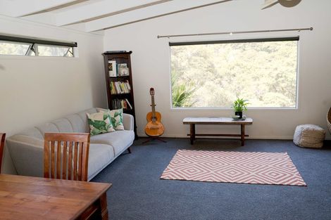 Photo of property in 41 Warner Park Avenue, Laingholm, Auckland, 0604