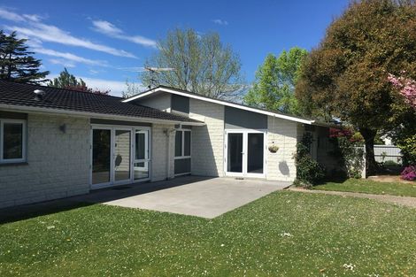 Photo of property in 11 Hanover Place, Ilam, Christchurch, 8041