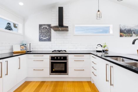 Photo of property in 2/19 Limmer Place, Browns Bay, Auckland, 0632