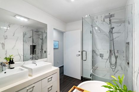 Photo of property in 40 Pitcairn Crescent, Bryndwr, Christchurch, 8053