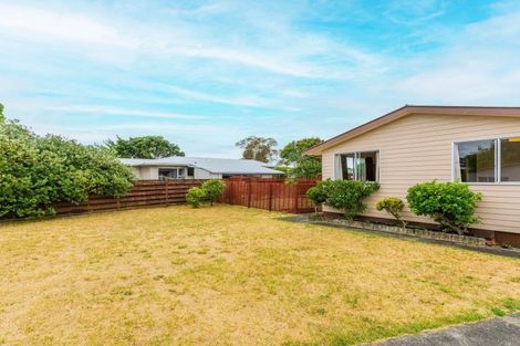 Photo of property in 9 Cypress Grove, Paraparaumu, 5032