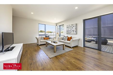 Photo of property in 8 Te Aparangi Crescent, Papakura, 2110