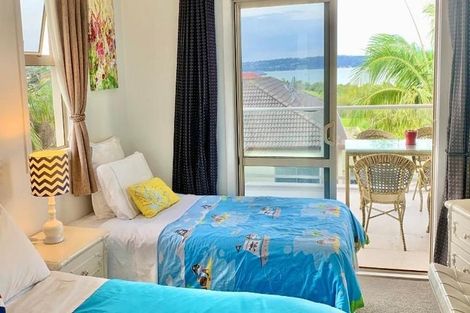 Photo of property in 8 Parani Court, Te Atatu Peninsula, Auckland, 0610