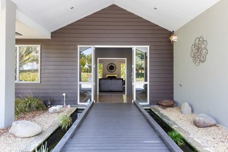 Photo of property in 187 Te Arei Road East, Huirangi, New Plymouth, 4373