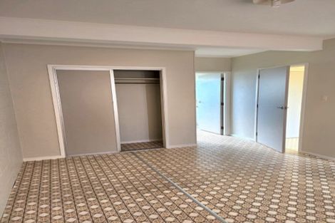 Photo of property in 2/35 Paramu Avenue, Birkdale, Auckland, 0626