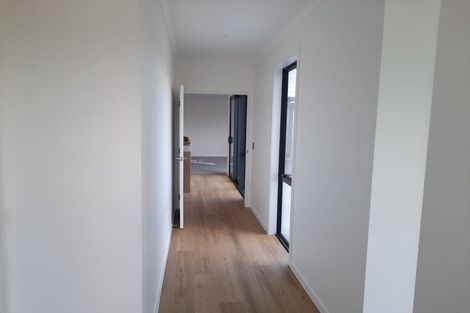 Photo of property in 10 Kenehi Road, Karaka, 2124