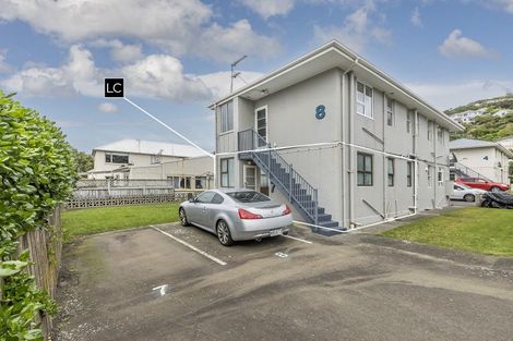 Photo of property in 7/127 Queens Drive, Lyall Bay, Wellington, 6022