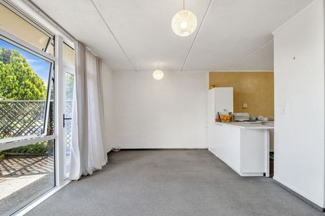 Photo of property in 2/18 Carnot Street, Glenholme, Rotorua, 3010