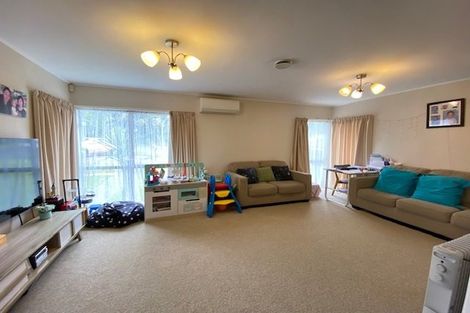 Photo of property in 17 Rotoma Rise, Clover Park, Auckland, 2019