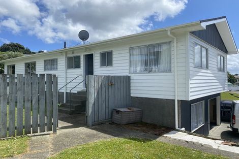 Photo of property in 1/1 Proctor Lane, Tawa, Wellington, 5028