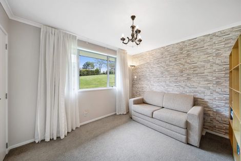 Photo of property in 91 Kaipara Road, Papakura, 2582