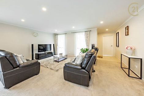 Photo of property in 3 Rohea Place, Opaheke, Papakura, 2113