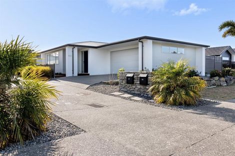 Photo of property in 69 The Boulevard, Papamoa Beach, Papamoa, 3118