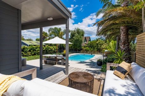 Photo of property in 131 Vauxhall Road, Narrow Neck, Auckland, 0624