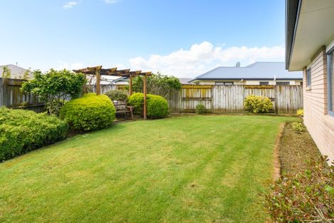 Photo of property in 5 Daniel Place, Kelvin Grove, Palmerston North, 4414