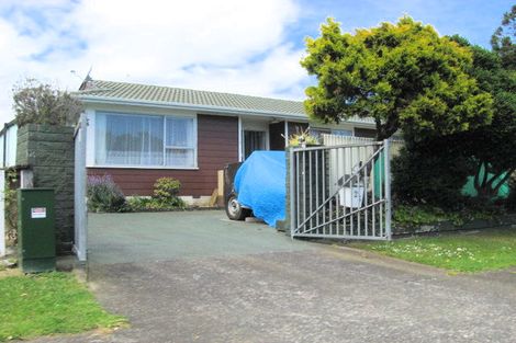 Photo of property in 26 Staverton Crescent, Mangere, Auckland, 2022