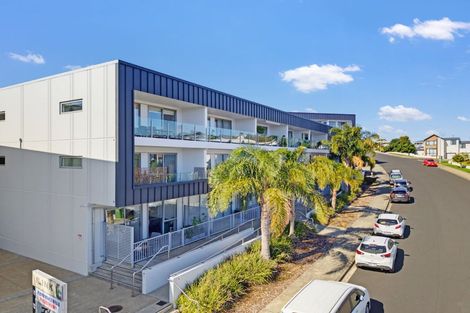 Photo of property in 6/17 Link Crescent, Stanmore Bay, Whangaparaoa, 0932