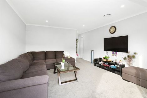 Photo of property in 34 Bluff Road, Kenepuru, Porirua, 5022