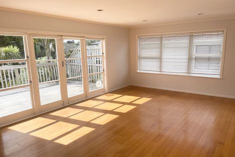 Photo of property in 7 Edgerton Road, Te Atatu Peninsula, Auckland, 0610