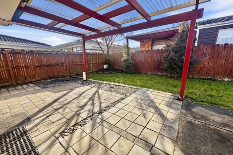 Photo of property in 1/81 Aviemore Drive, Highland Park, Auckland, 2010