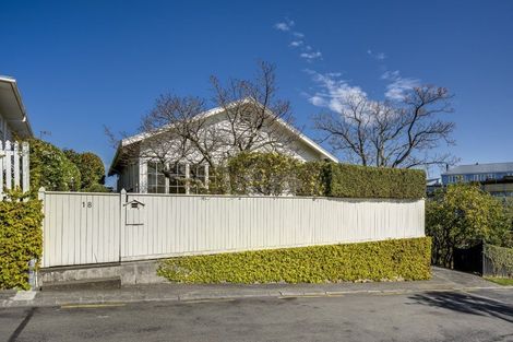 Photo of property in 18 Gladstone Road, Bluff Hill, Napier, 4110