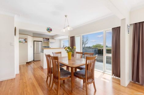 Photo of property in 3 Santa Rosa Terrace, Forrest Hill, Auckland, 0620