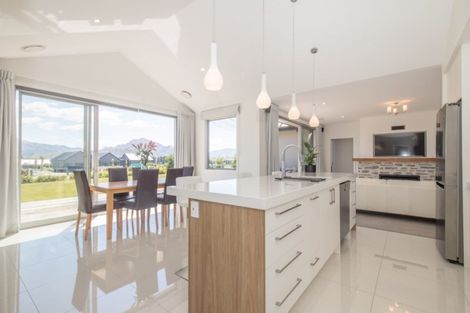 Photo of property in 2 Nokomai Street, Wanaka, 9305