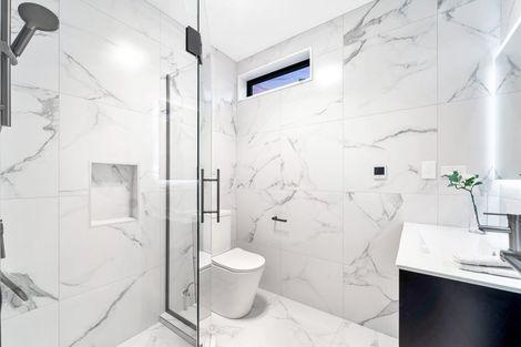 Photo of property in 13b Windermere Crescent, Blockhouse Bay, Auckland, 0600